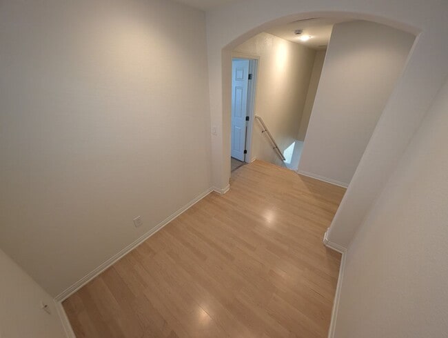 Building Photo - 7931 N Kelburn Hill St