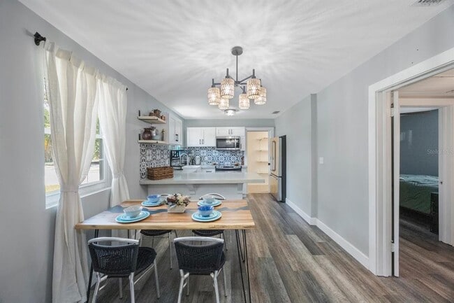 Building Photo - 1010 E Fern St