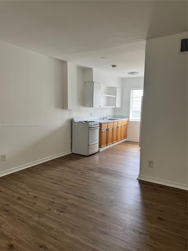 Building Photo - 660 NE 88th Terrace