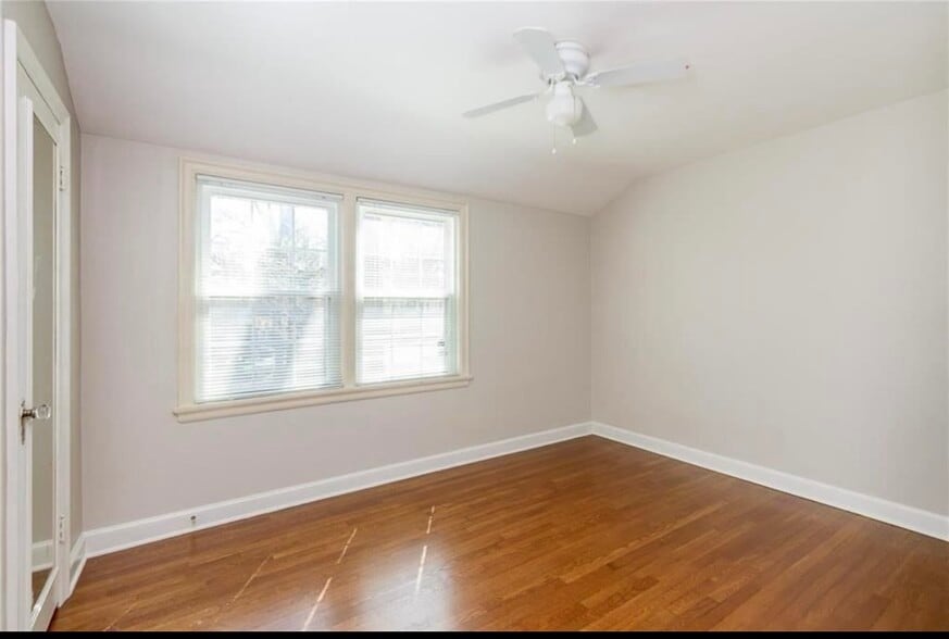 Bedroom 2 - 724 W Gregory Blvd