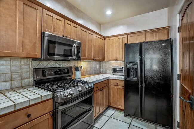 Building Photo - Beautiful Rancho Viejo Townhouse (Emory Pass)