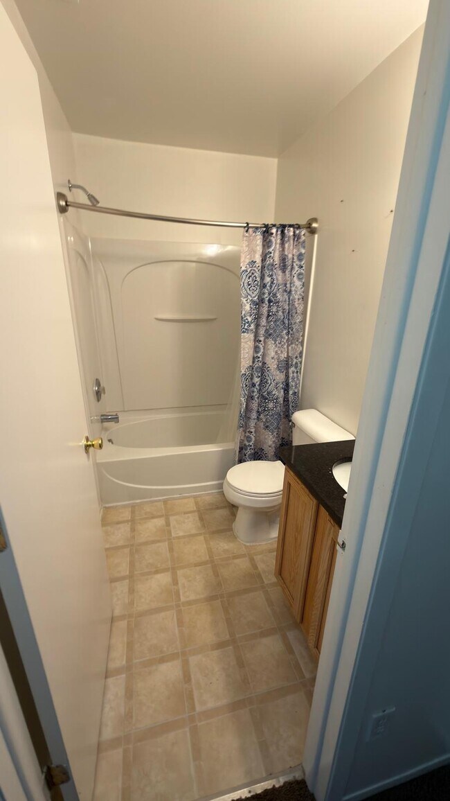 Building Photo - 15602 Stone Crossing Dr