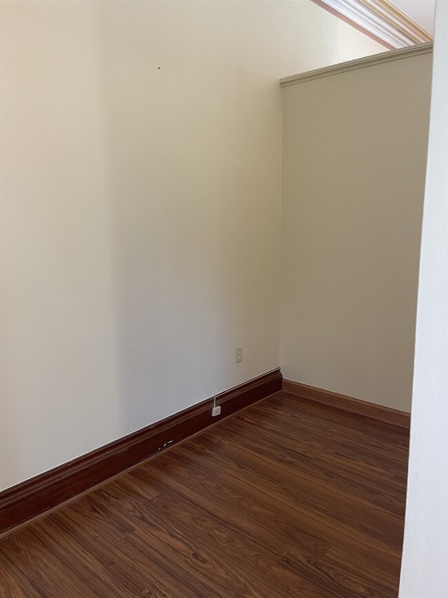 Building Photo - 241 Middle Street