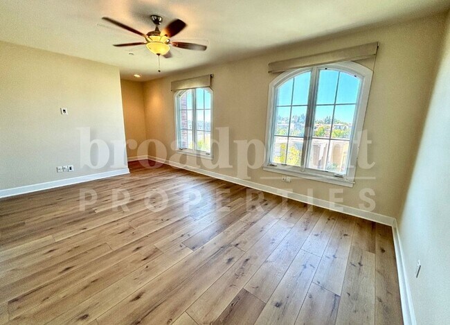 Building Photo - 1501 San Elijo Rd S
