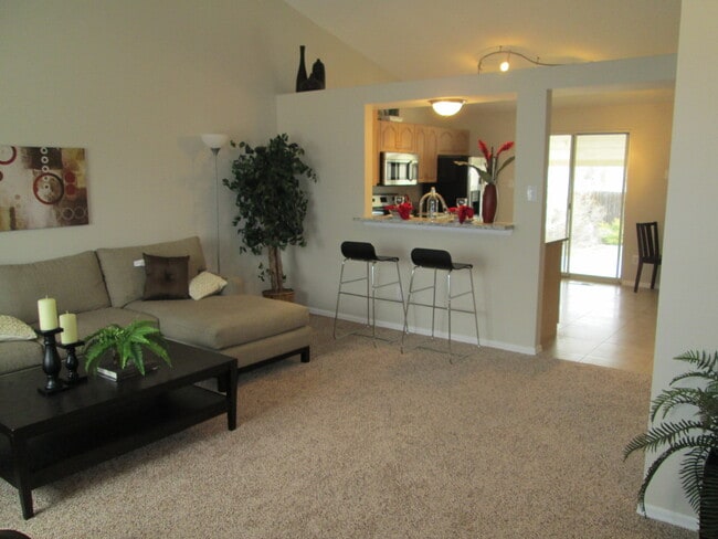 Building Photo - 3 bedroom house near Garden Acres Park