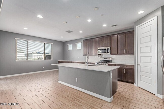 Building Photo - 31925 N 125th Ave