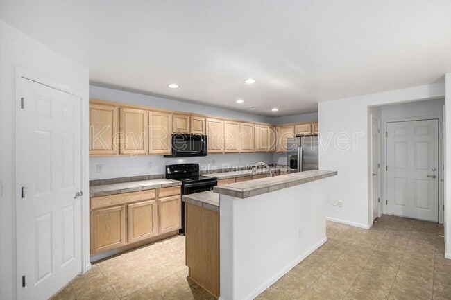 Building Photo - 9770 Mayfair St