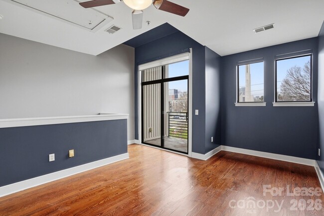 Building Photo - 440 N McDowell St