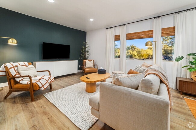 Living Room - 11205 E Chuckwagon Cir