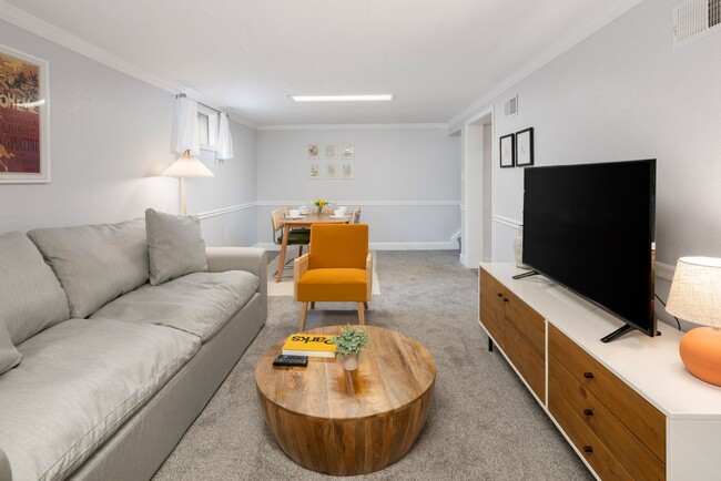 Building Photo - Golden Duplex > Unit is fully furnished feels like NEW!