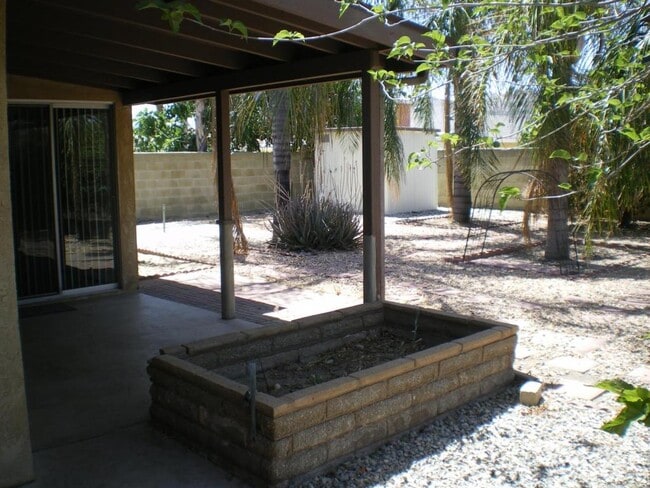Building Photo - 597 Montebello Pl