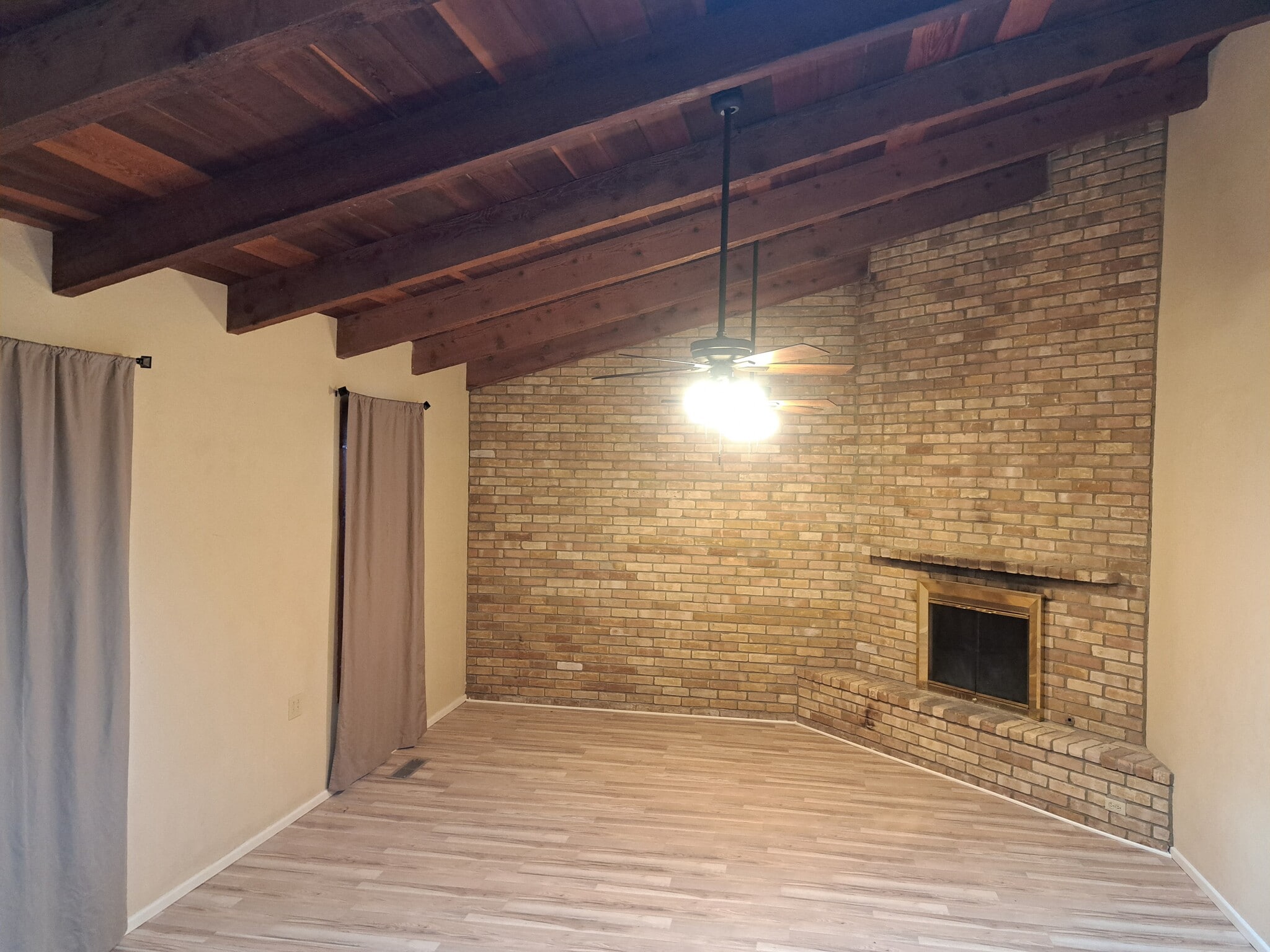 Building Photo - 2331 Siesta Ln