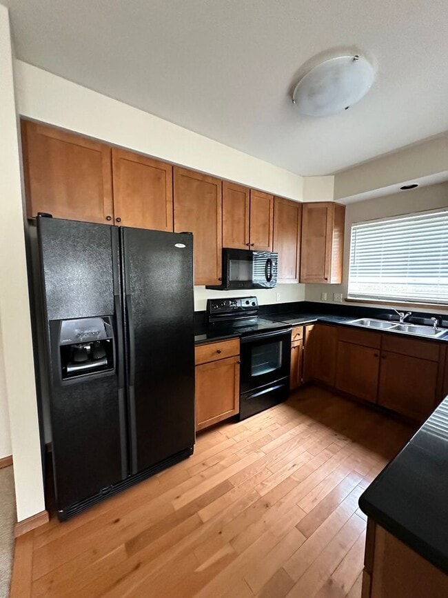 Building Photo - MIE451