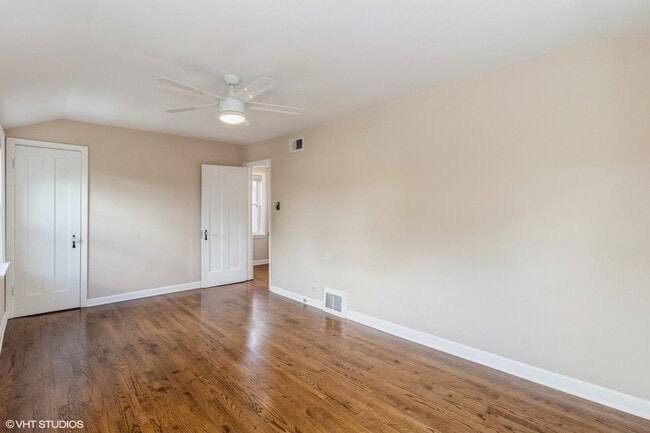 Building Photo - 5111 N Newland Ave