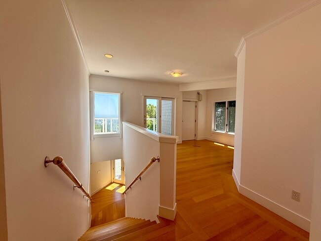 Building Photo - PANORAMIC BAY VIEW ESTATE IN PRESTIGIOUS TIBURON