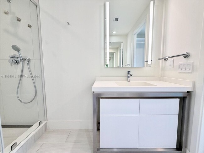 Building Photo - 2000 Metropica Wy