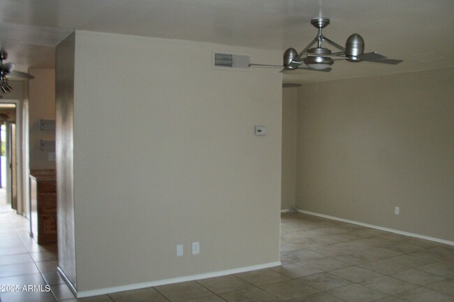 Building Photo - 1704 W Village Way