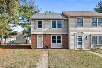 Building Photo - 528 Chanticlar Ct