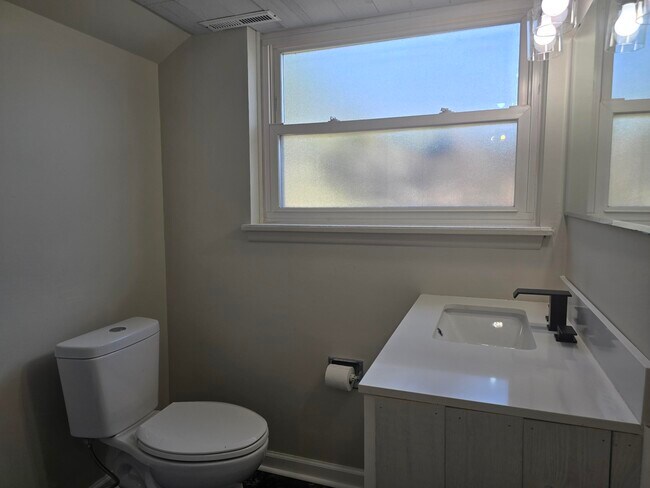 Building Photo - 15353 Huff