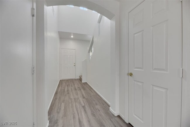 Building Photo - 9249 Nerone Ave