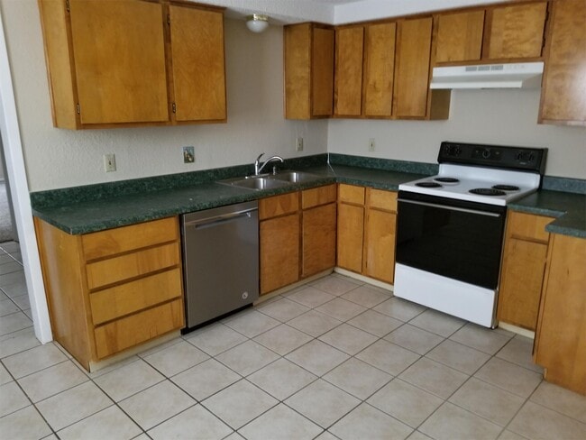 Building Photo - 610 E Water St