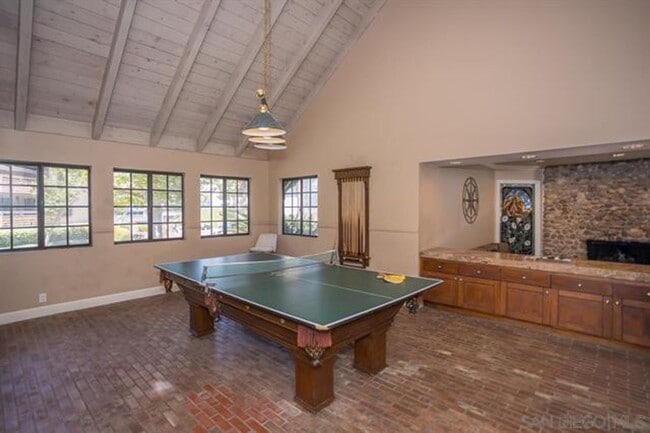 Building Photo - Spacious 2 Bed / 2 Bath Condo in Prime UTC/La Jolla Location!