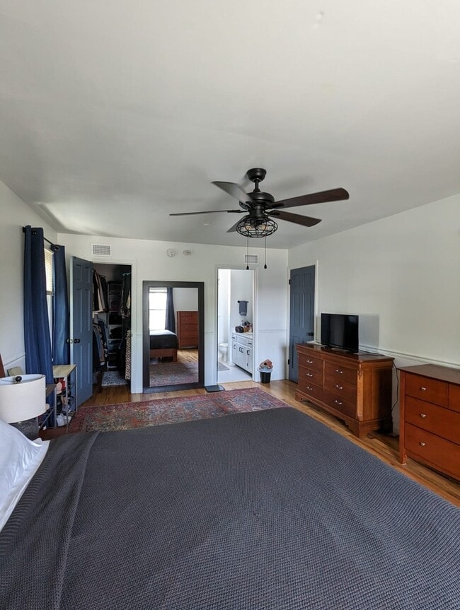 Building Photo - 4162 Longmeadow Rd