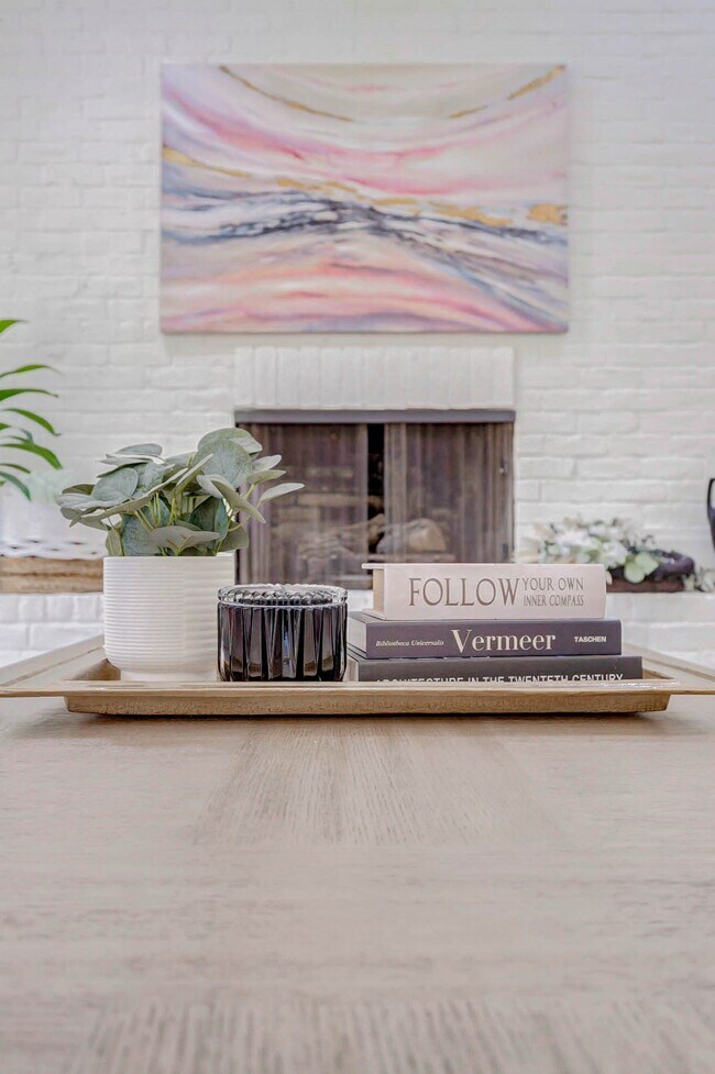 Building Photo - 10303 Chevy Chase Dr