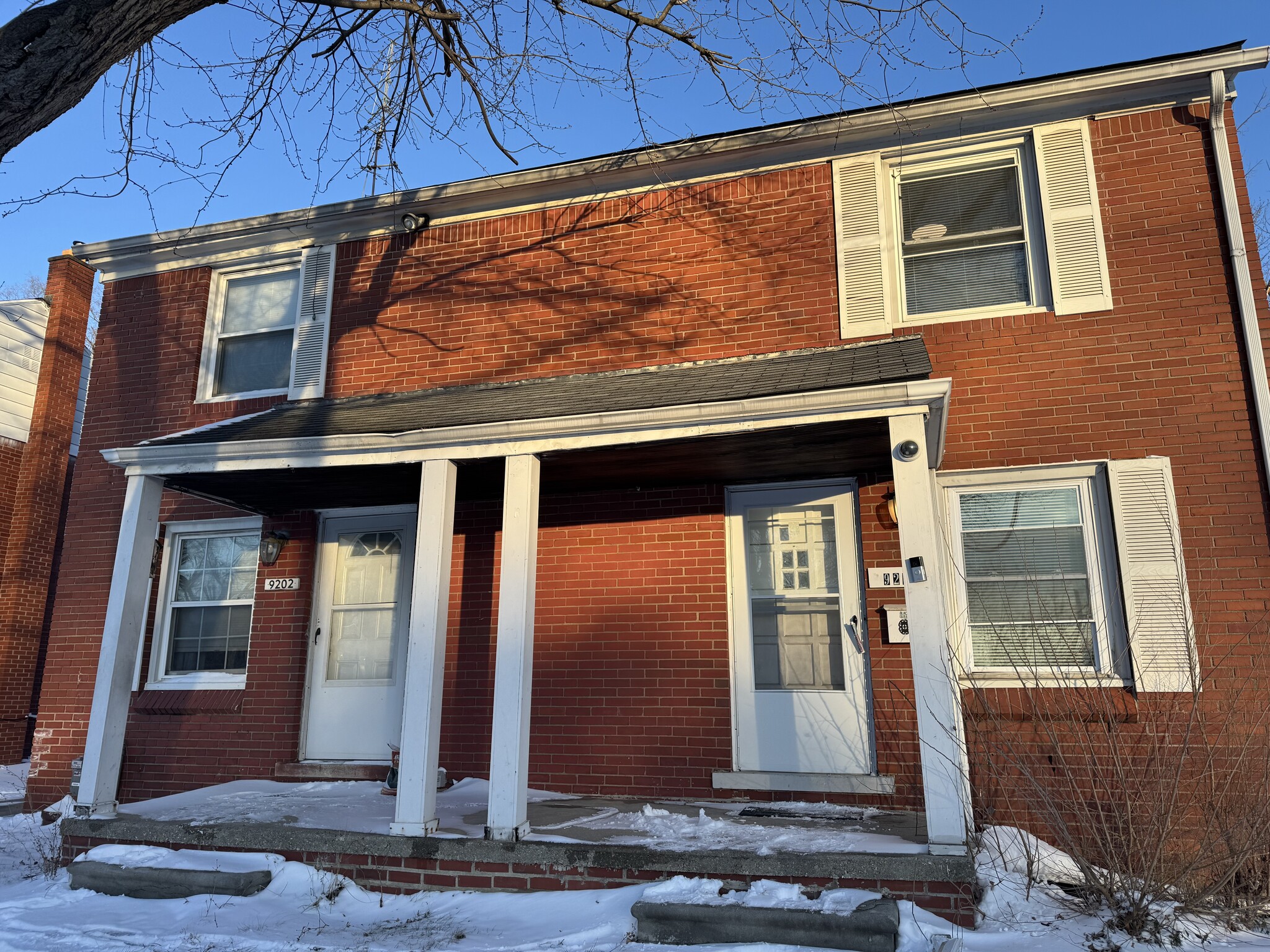 Building Photo - 9200 Evergreen Ave