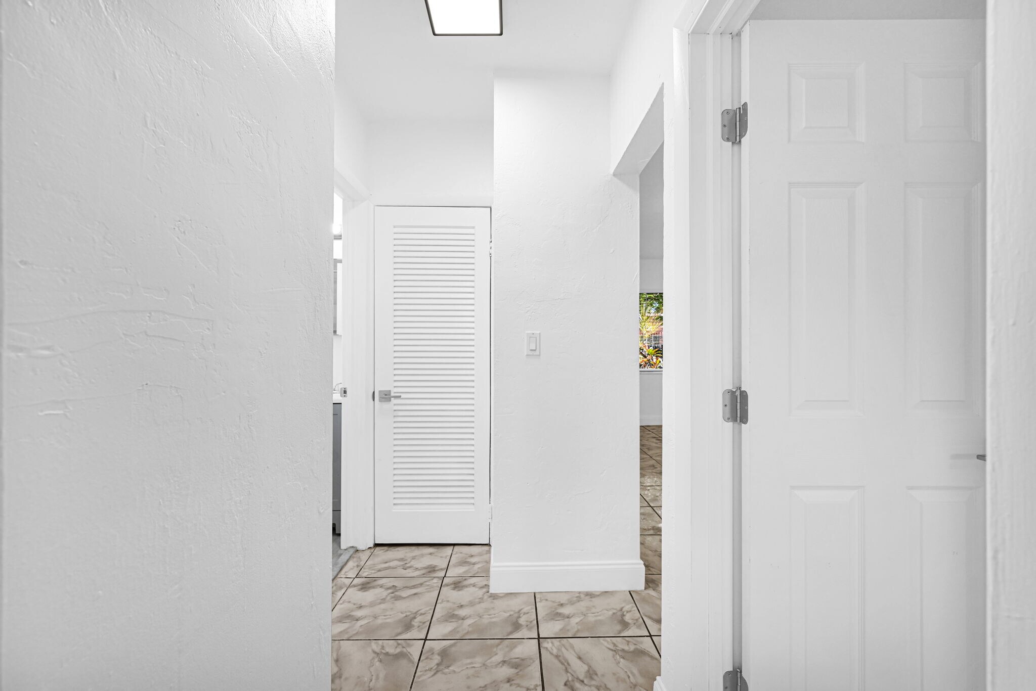 Building Photo - 6432 NE 1st Ct