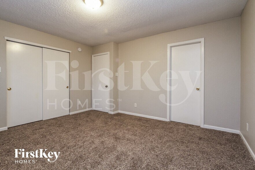 Building Photo - 4554 Redcliff S Ln