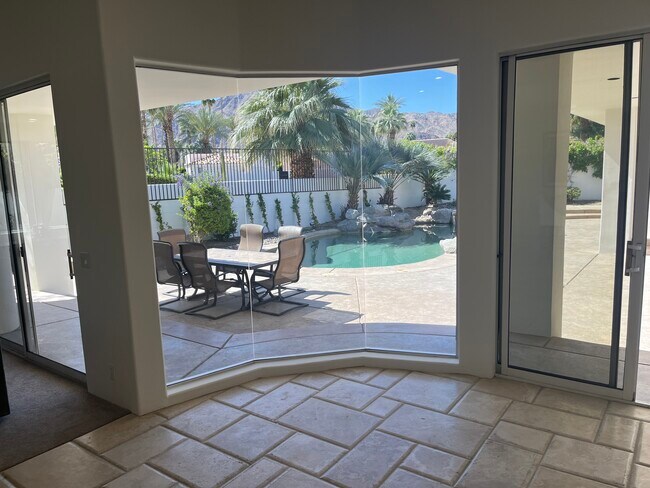 Building Photo - 45540 Cielito Dr