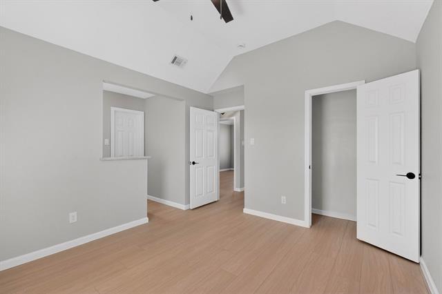 Building Photo - 325 Crooked Creek