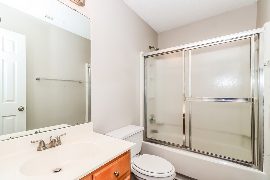 Building Photo - 7220 Reynard Ln