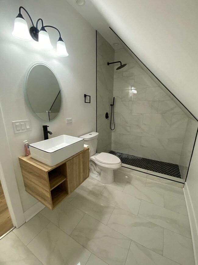 Building Photo - 5355 S Wood St