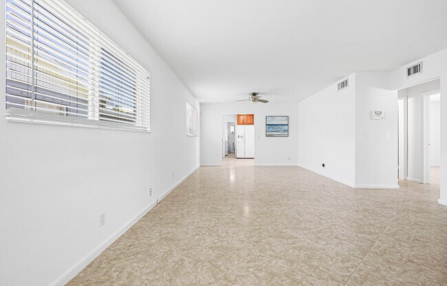 Building Photo - 201 W Ocean Ave