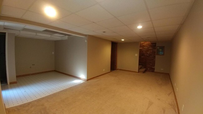 Building Photo - 455 Village Creek Dr