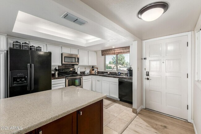 Building Photo - 7424 N Vía Camello Del Norte