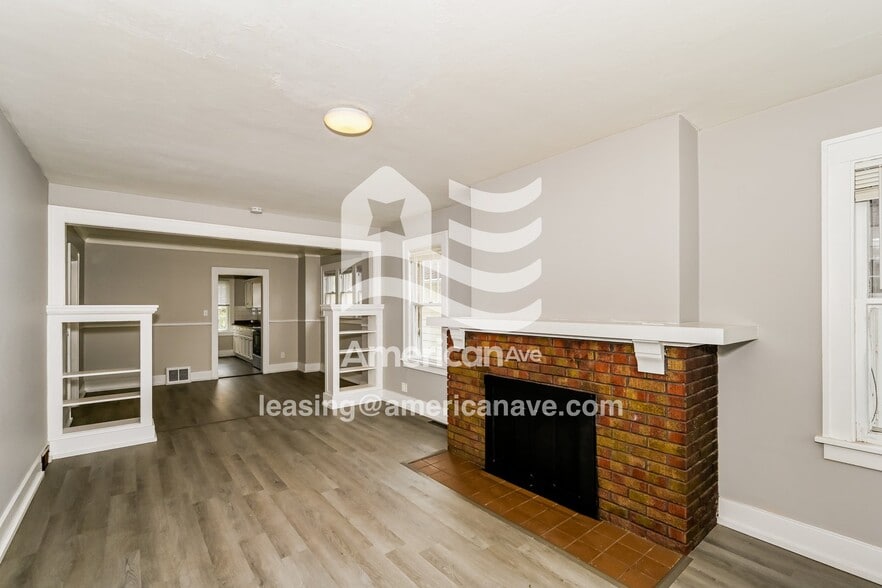 Building Photo - 306 E Virginia Ave