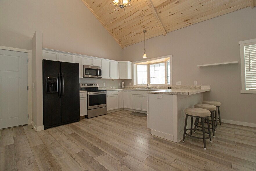 Building Photo - 13796 Hwy 55