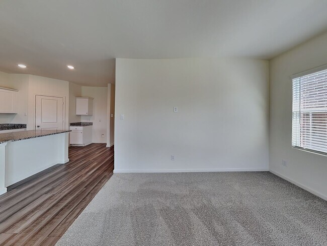 Building Photo - Wonderful 4 bedroom in Willow Springs!