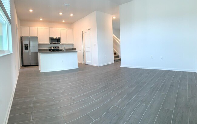 Building Photo - 15609 Water Spring Blvd