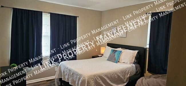 Building Photo - 2433 Meade Cir