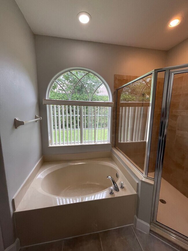 Building Photo - BAY ISLE-POOL HOME-14332 Hampshire Bay Cr. Winter Garden, FL 34787