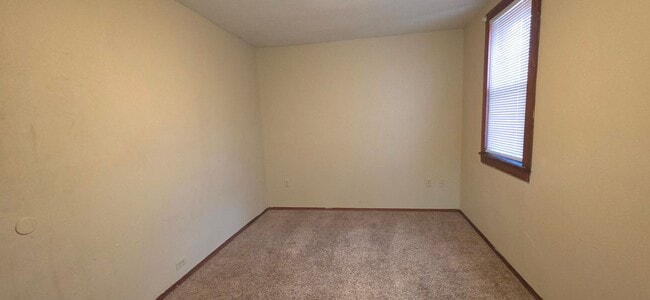 Building Photo - Quaint 3 bedroom home near Drury University $895!