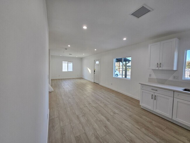 Building Photo - Saticoy Properties