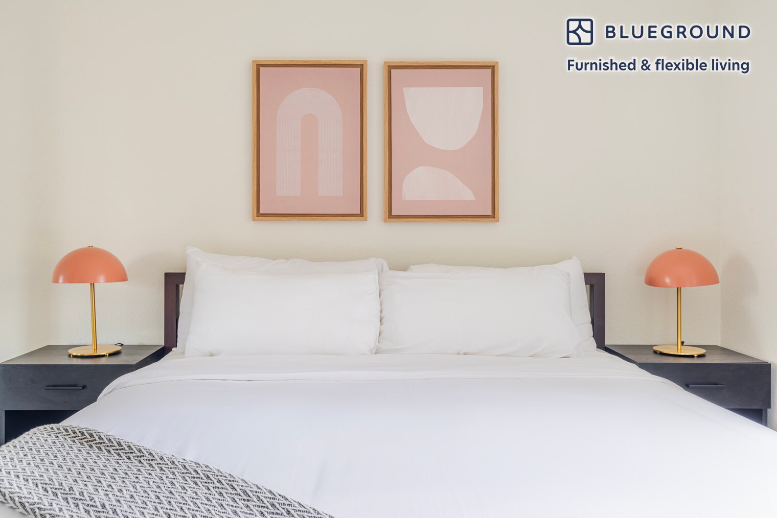 Building Photo - 1600 Villa St