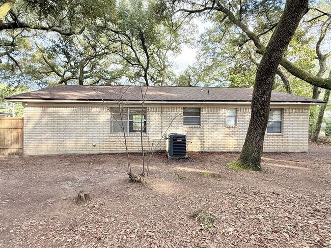 Building Photo - 4930 La Ceiba Dr