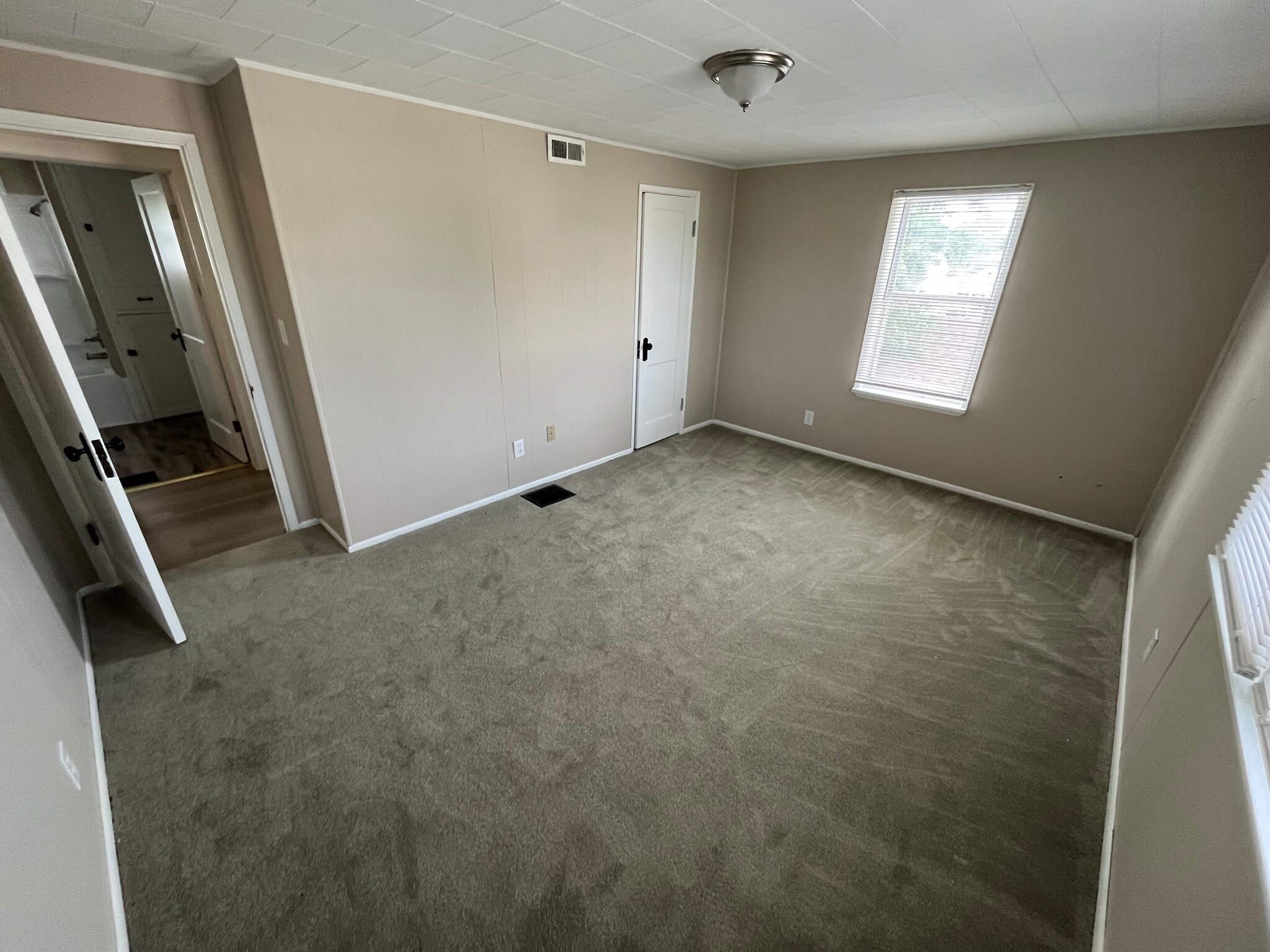 Building Photo - 211 Snyder St