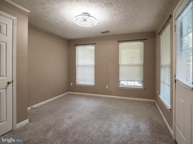 Building Photo - 9746 Harvester Cir